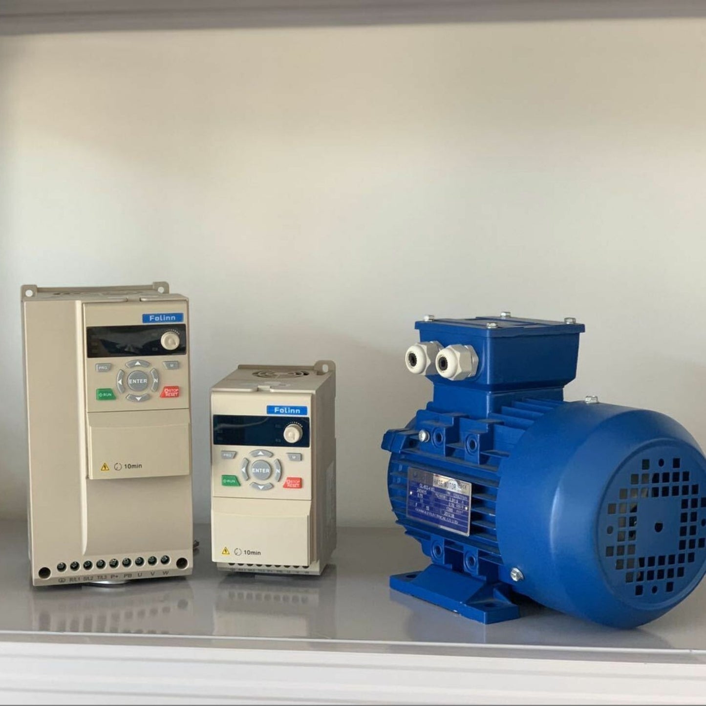 240V Single Phase Variable Frequency Compact Drive Inverter VSD VFD 1.5kw 2HP